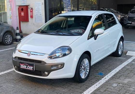 FIAT PUNTO 1.6 ESSENCE 16V FLEX 4P MANUAL FIAT PUNTO 1.6 ESSENCE 16V FLEX 4P MANUAL